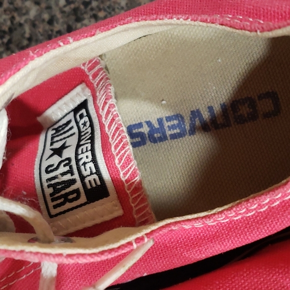 Converse all star women's size 7 pink low top good condition no tears clean - Picture 4 of 5